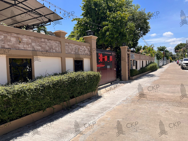 บ้านพร้อมที่ดิน 192 ตรว. ขนาดกว้างขวาง ซอยสวนผัก ใกล้เซนทรัลเวสวิลล์ ถนนราชพฤกษ์ เดินทางสะดวกเข้าออกได้หลายทาง