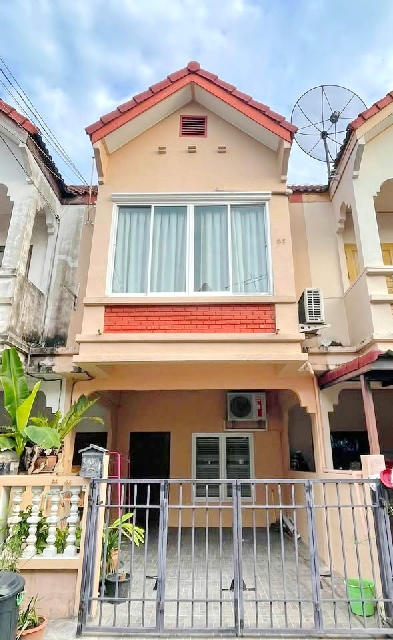 ม.นอร์ทกรุงเทพ 4.4 กม MRT วัชรพล 2.5 กม.ขาย-เช่าทาวน์เฮาส์ 2 ชั้น  18 ตร.วา.145 ตร.ม..2นอน