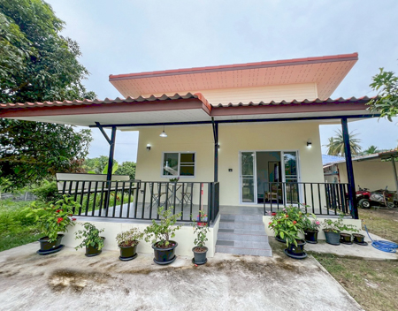 บ้านพัก 1 ห้องนอนให้เช่า หน้าทอน เกาะสมุย ใกล้ทะเล-ตลาด-ท่าเรือ บ้านเช่ารายเดือน หน้าทอน เกาะสมุย เงียบ ร่มรื่น พร้อมสระว่ายน้ำ