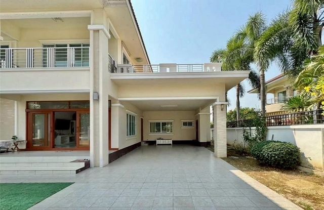 ให้เช่าบ้านหรู 38,000 บาท/เเดือน 100 ตรว. 4 นอน 4 น้ำ #ศิวาลัย4 #สันกำแพง บ้าน 2 ชั้น #สไตล์ทันสมัย #พร้อมเฟอร์นิเจอร์ครบ เข้าอยู่ได้ทันที