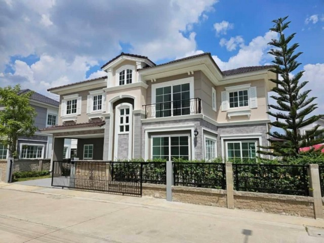 ให้เช่าบ้านเดี่ยวหรู 2 ชั้น หมู่บ้าน Golden Neo Sukhumvit-Lasalle สุขุมวิท 113 พร้อมเฟอร์นิเจอร์ ใกล้ รถไฟฟ้า BTS สำโรง