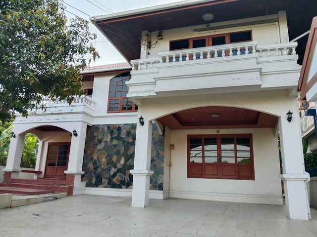 ให้เช่าบ้านเดี่ยว 2ชั้น หมู่บ้านศรีนครพัฒนา นวมินทร์24 ใกล้ เดอะมอล์บางกะปิ