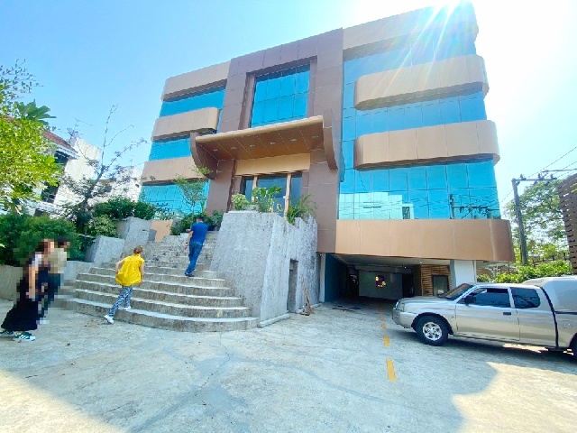 เหม่งจ๋าย ประชาอุทิศ รร.นานาชาติสิงคโปร์ 2. กม.อาคารพาณิชย์ 5 ชั้น+ ดาดฟ้า ตกแต่งใหม่ 1,500 ตร.ม.375 ตร.วา.ทำเลดีเยี่ยม    11 ห้อง 6 น้ำ