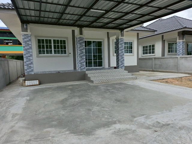 เปิดจองบ้านเดี่ยวหลังใหญ่บ้านบึงชลบุรี บนเนื้อที่ 84 ตรว 3 ห้องนอน  2 ห้องน้ำ ลดกระหน่ำเหลือเพียง 2.xxx ลบเท่านั้น