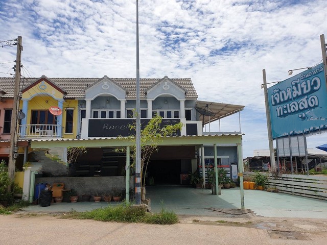 ขายทาวน์เฮ้าส์ 2 ชั้น เนื้อที่ 52 ตรว 4นอน 3น้ำ ติดหาดเจ้าสำราญ เมืองเพชรบุรี ทำเลดี เดินทางสะดวก 