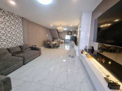 บ้านให้เช่าสุทธิสาร 4ห้องนอน ใกล้ใต้ดินสุทธิสาร500เมตร จอดรถในบ้านได้2คัน มีเฟอร์นิเจอร์