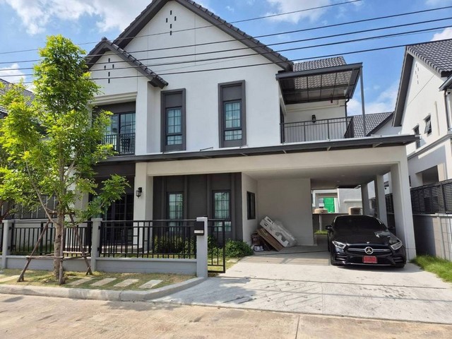 Centro Bangna luxury House Fully Furnished บ้านใหม่ พร้อมเข้าอยู่ 3นาทีถึง Mega Bangna 