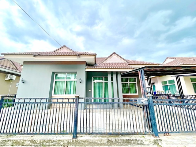 สาริกา-นางรอง วัดหลวงพ่อปากแดง 1 กม. 7-11 79ม.ให้เช่าบ้านเดี่ยว 1 ชั้น แม็คโครนครนายก 99 ม. เนื้อที่ 52 ตารางวา บ้านใหญ่ 