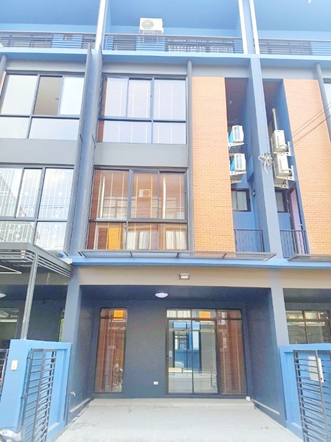 จดทะเบียนได้ แจ้งวัฒนะ31-37 โรงเรียนนานาชาติ ISB 3.1 กม  BTSศรีรัช 450ม. โฮมออฟฟิศ 3.5 ชั้น  22ตรว. 282ตรม. แอร์ ครบ ทุกห้อง 4นอน 4น้ำ 