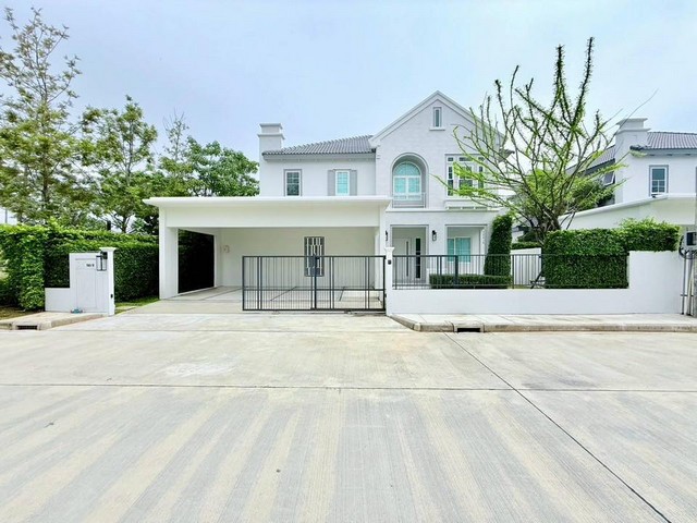 หมู่บ้านวิลาจิโอ่(3) ศรีนครินทร์-บางนา บ้านสวยพร้อมอยู่ บ้านหน้าสวน หน้า Lake ถนนเมน แปลงมุม