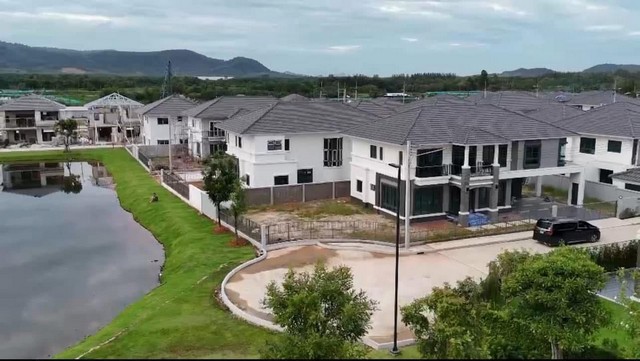 หมู่บ้านศุภาลัยเลควิลล์ภูเก็ต บ้านเดี่ยวสภาพดีหลังมุม 139.5วา 4ห้องนอน 6ห้องน้ำ ใกล้โบ๊ทลากูน