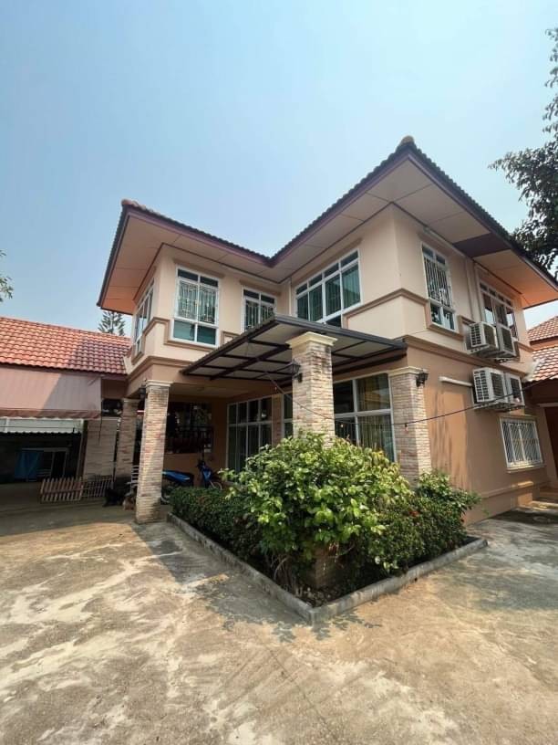 คุ้มสุด ขาย 4.2 ล้าน 109 ตรว. บ้านเดี่ยว 2 ชั้น ศิริพร 9 โซนสันทราย มี 2 หลัง แปลงมุม รีโนเวทใหม่ เฟอร์นิเจอร์ครบ พร้อมเข้าอยู่ได้เลย