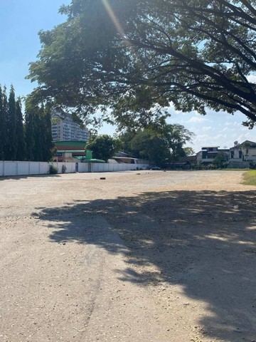 ที่ดินโซนช้างคลาน คิดถนน พื้นที่สีเหลี่ยมสวย             