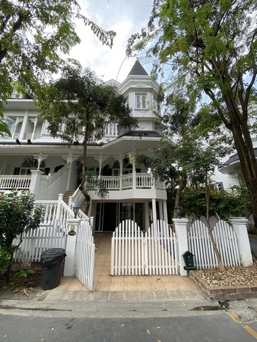 ให้เช่าทาวน์โฮมสไตล์ยุโรป 4 ชั้นหลังมุม 51.5 ตร.วา 4 ห้องนอน แฟนตาเซีย วิลล่า 2 สุขุมวิท 107 ใกล้ BTS แบริ่ง, ใกล้นานาชาติบางกอกพัฒนา