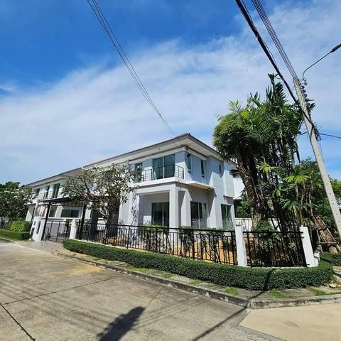 ให้เช่า บ้านเดี่ยว 2ชั้น หลังมุม หมู่บ้านไลฟ์ บางกอก บูเลอวาร์ด รามอินทรา  รีโนเวทใหม่  ติด CHIC REPUBLIC รหัสประกาศ R3078  