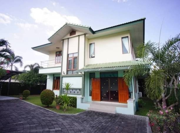 บ้านสวยให้เช่า 30,000 บาท 100 ตรว. 4 นอน 3 น้ำ สันผีเสื้อ บ้าน 2 ชั้น หมู่บ้านธนาวัลย์ (บ้านว่าง 1/5/67) ใกล้นานาชาติ NIS โรงเรียนต้นกล้า