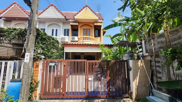 ทาวน์เฮ้าส์ 2 ชั้น กัญจน์เพชร 3 ซอยนวมินทร์ 74 ราคาถูก หลังริม