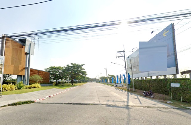 ใหม่เอี่ยม ให้เช่าบ้าน 2 ชั้น 15ตรว. 128ตรม. สี่แยกพานทอง นิคมฯอมตะนคร ชลบุรีเฟส10 2นอน 2น้ำ 1แอร์ 1จอดรถ เดินทางสะดวก ตลาดรัตนากรอมตะ 
