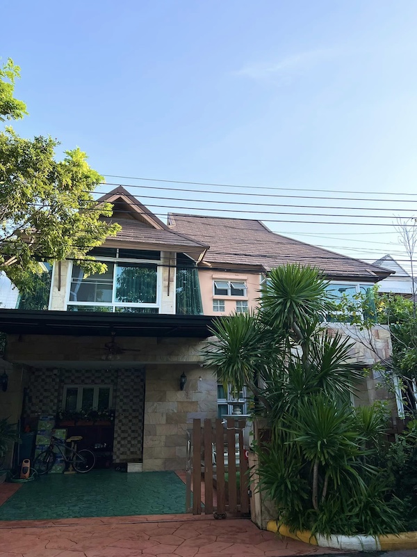 BS813 ขายบ้านด่วน หมู่บ้านนวลจันทร์ ใกล้ Central Eastville ราคาต่อรองได้เลย 