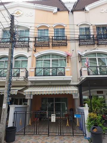 ให้เช่าทาวน์โฮม 3.5 ชั้น 3 ห้องนอน โครงการบ้านกลางเมือง เดอะ ปารีส พระราม 9 (ซอย กรุงเทพกรีฑา 7)