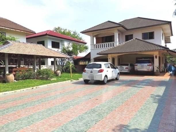 โซนสุเทพ ขายต่ำกว่าราคาประเมิน 6.9 ล้าน บ้านเดี่ยว 2 ชั้น สุเทพาลัย เส้นคันคลองชลประทาน วิวดอยสุเทพ ทำเลดีมากๆ เดินทางเข้า-ออก สะดวกมาก