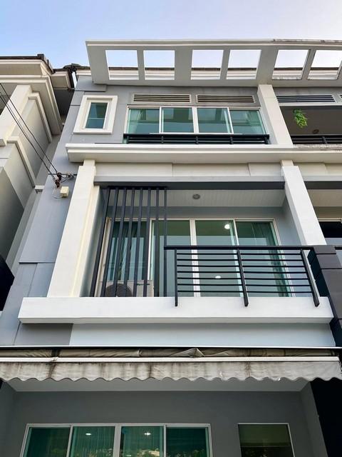 ให้เช่าทาวน์โฮม 3 ชั้น หมู่บ้านกลางเมืองพระราม 9 ซอยรามคำแหง 39 Baan Klang Muang Rama ใกล้ทาวน์อินทาวน์ ใกล้เลียบด่วน