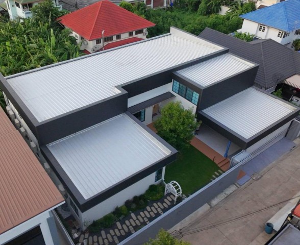 HR 10439 ให้เช่าบ้านเดี่ยว  5 ห้องนอน นาคนิวาส18 บ้านสร้างใหม่ ที่จอดรถ 6 คันพร้อม wall charge พร้อมเฟอร์นิเจอร์ เหมาะอยู่อาศัยและออฟฟิศ